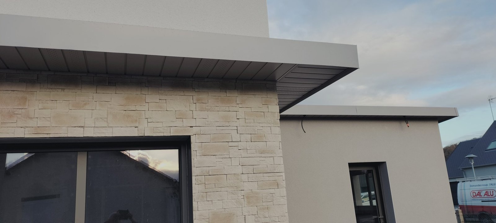 sous-face aluminium Dal'Alu habillage débord toiture maison Guadeloupe