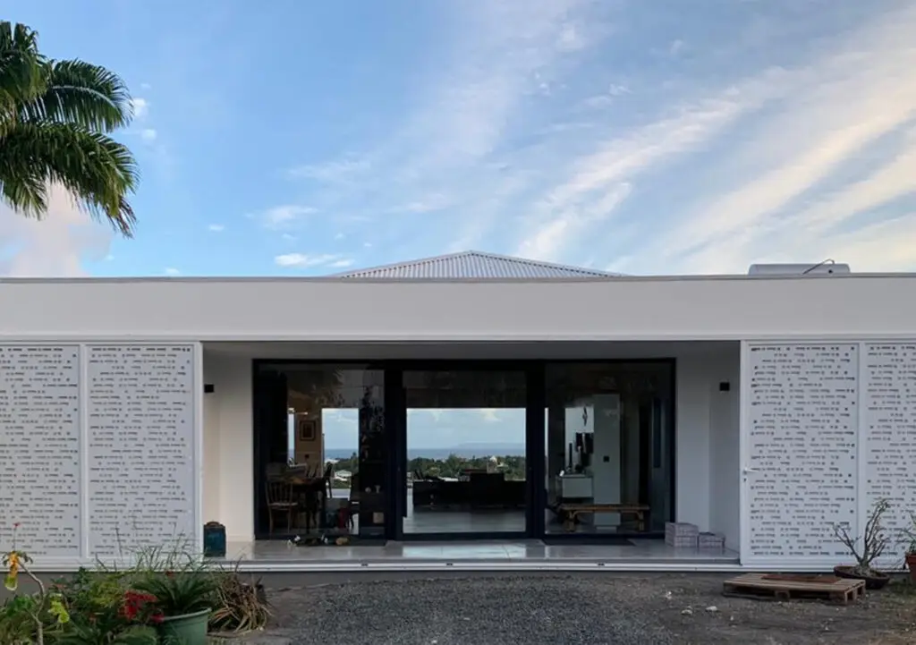 menuiseries aluminium Dal'Alu Caraïbes façade maison Guadeloupe