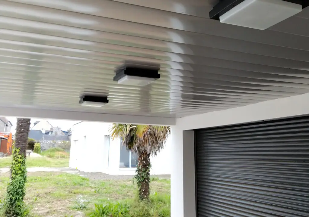 sous-face aluminium Dal'Alu Caraïbes débord toiture Guadeloupe