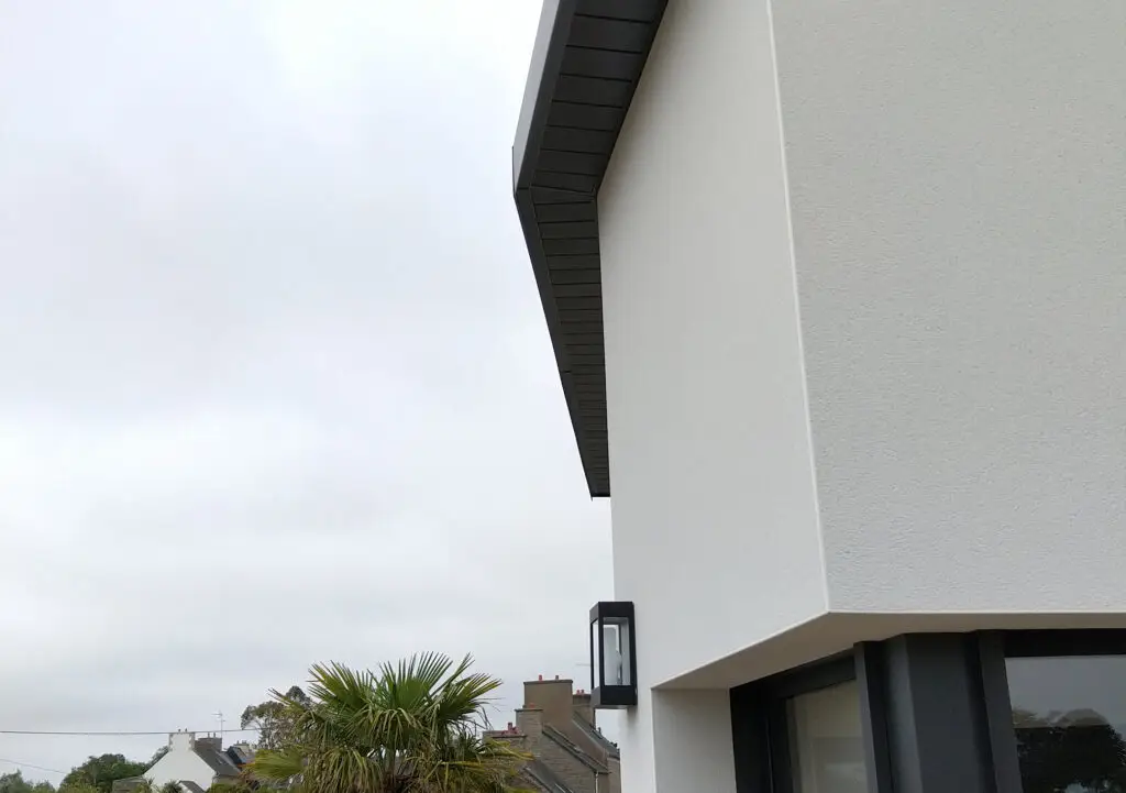 sous-face aluminium Dal'Alu Caraïbes débord toiture Guadeloupe